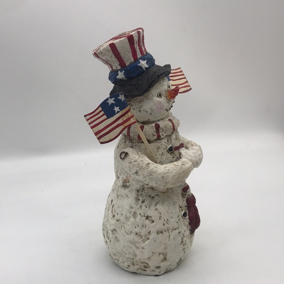 Vintage Patriotic Distressed Resin Snowman Figurine Holding American 🇺🇸 - Picture 3 of 8